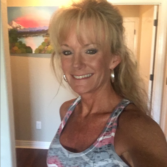 Meet your Posher, Tonya - Picture 1 of 1